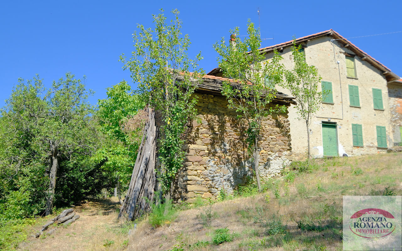 Rustico con giardino in regione pianlago 110, Ponzone