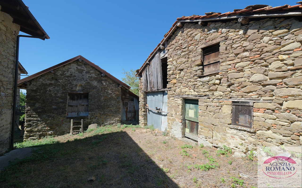 Rustico con giardino in regione pianlago 110, Ponzone