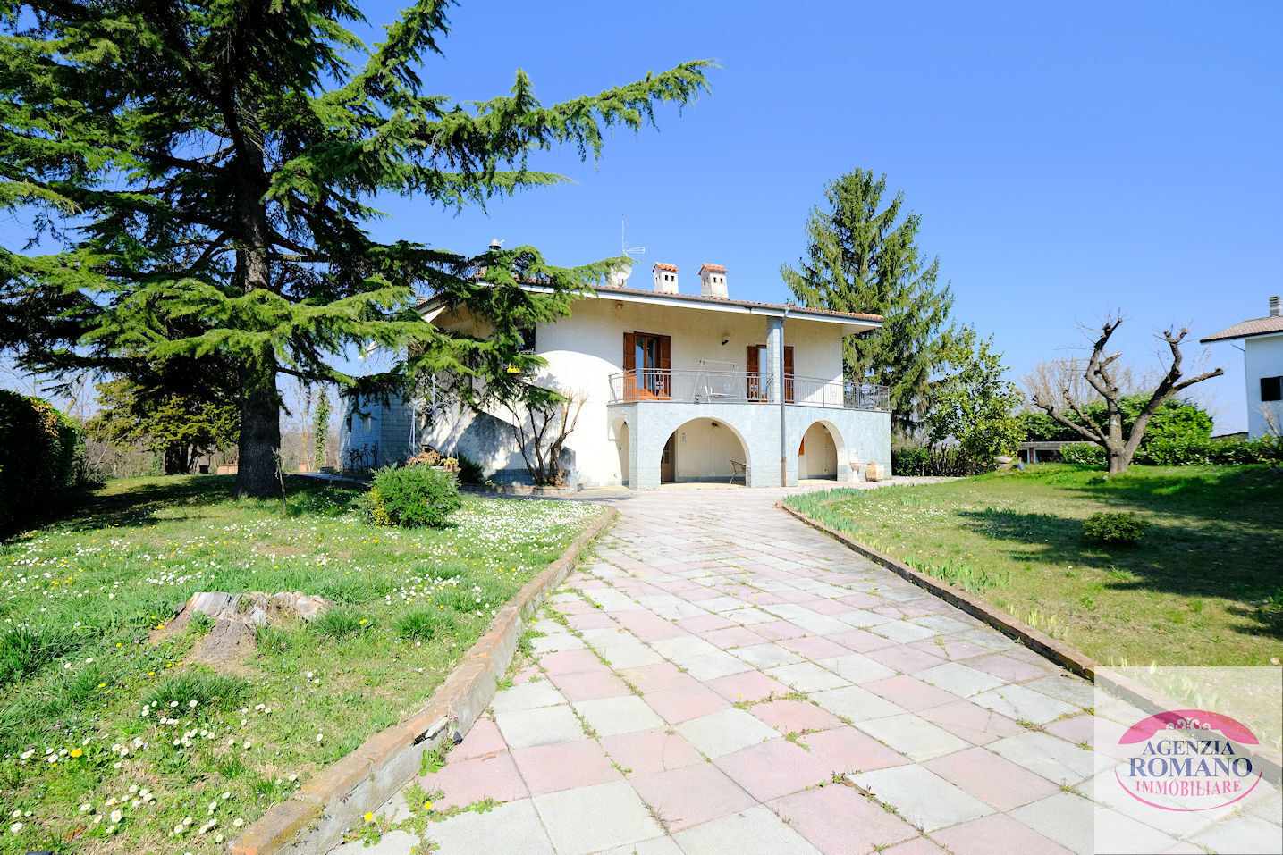 Villa con giardino a Cassine