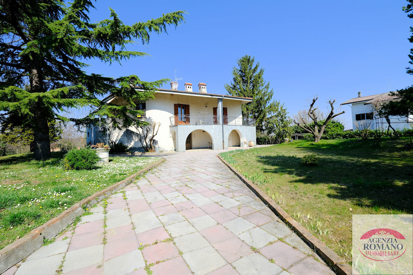 Villa con giardino a Cassine