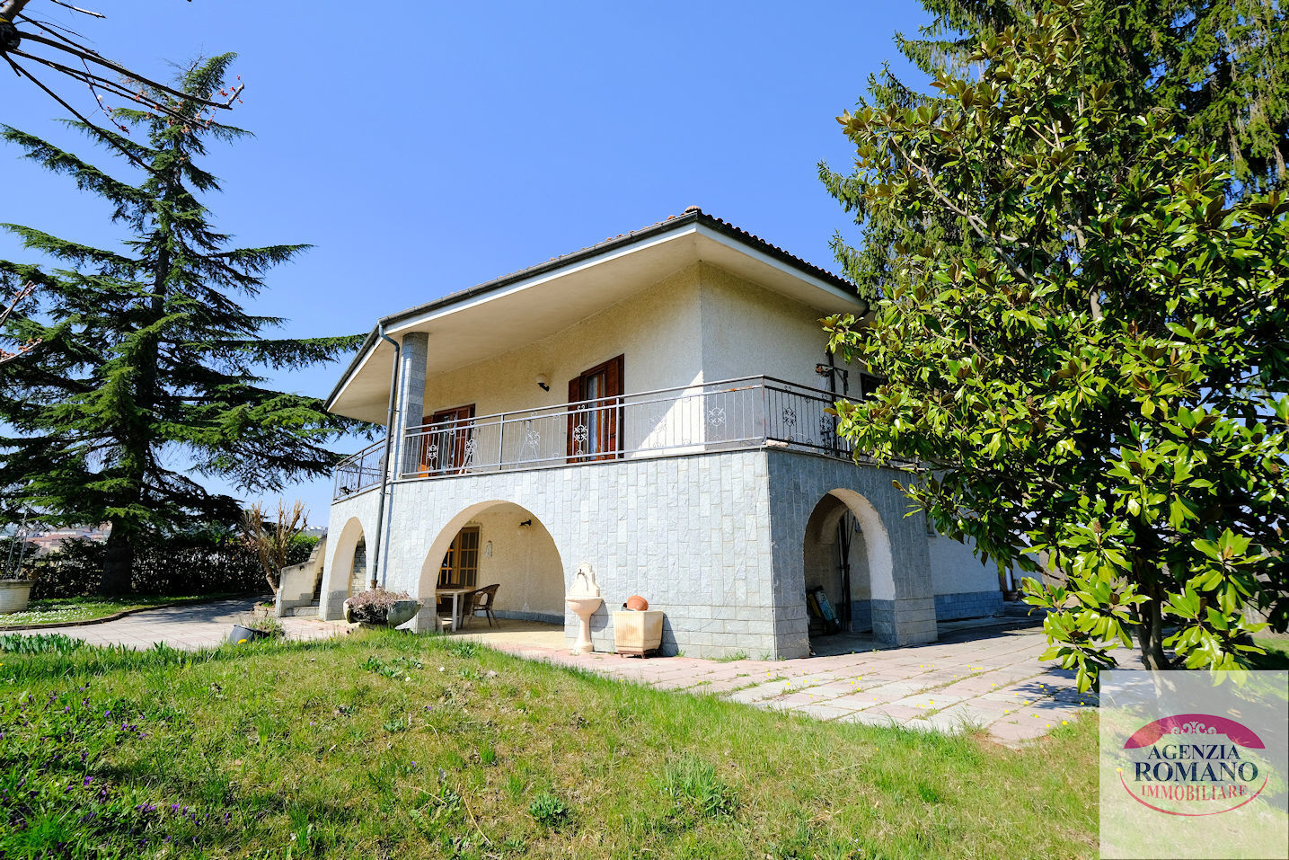 Villa con giardino a Cassine