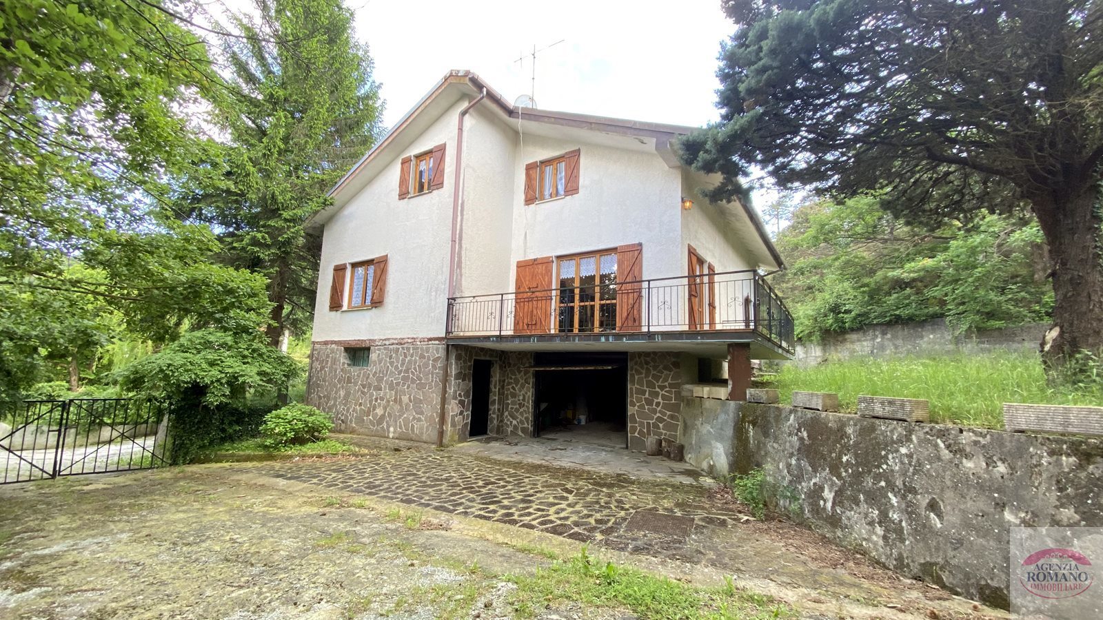 Casa indipendente con giardino a Pontinvrea