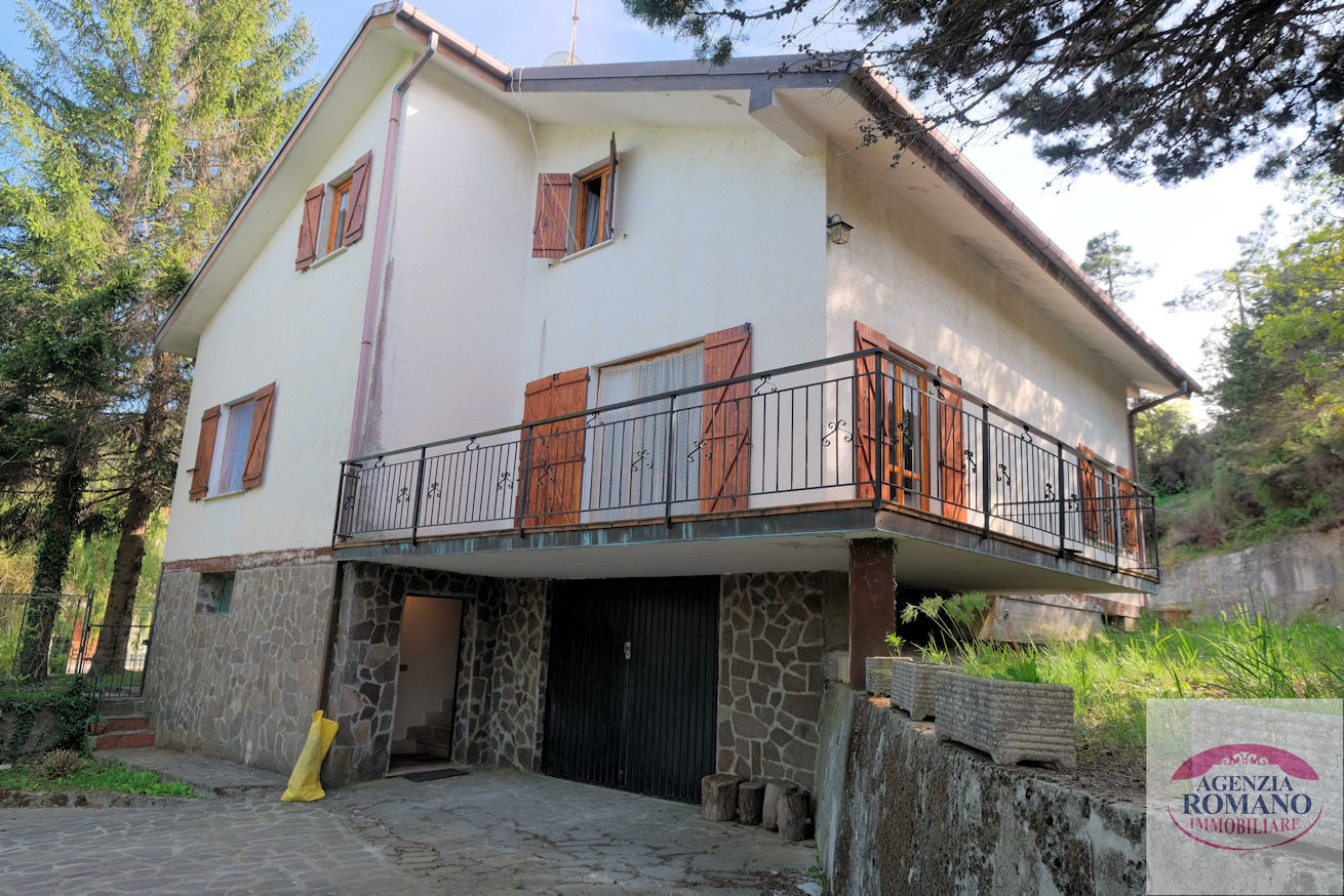 Casa indipendente con giardino a Pontinvrea