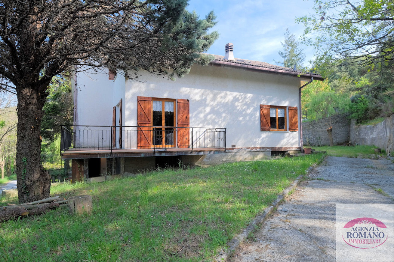 Casa indipendente con giardino a Pontinvrea