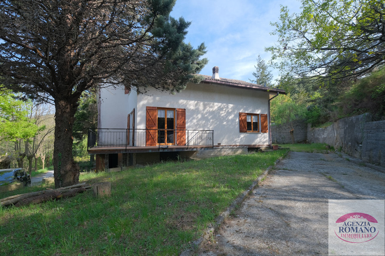 Casa indipendente con giardino a Pontinvrea