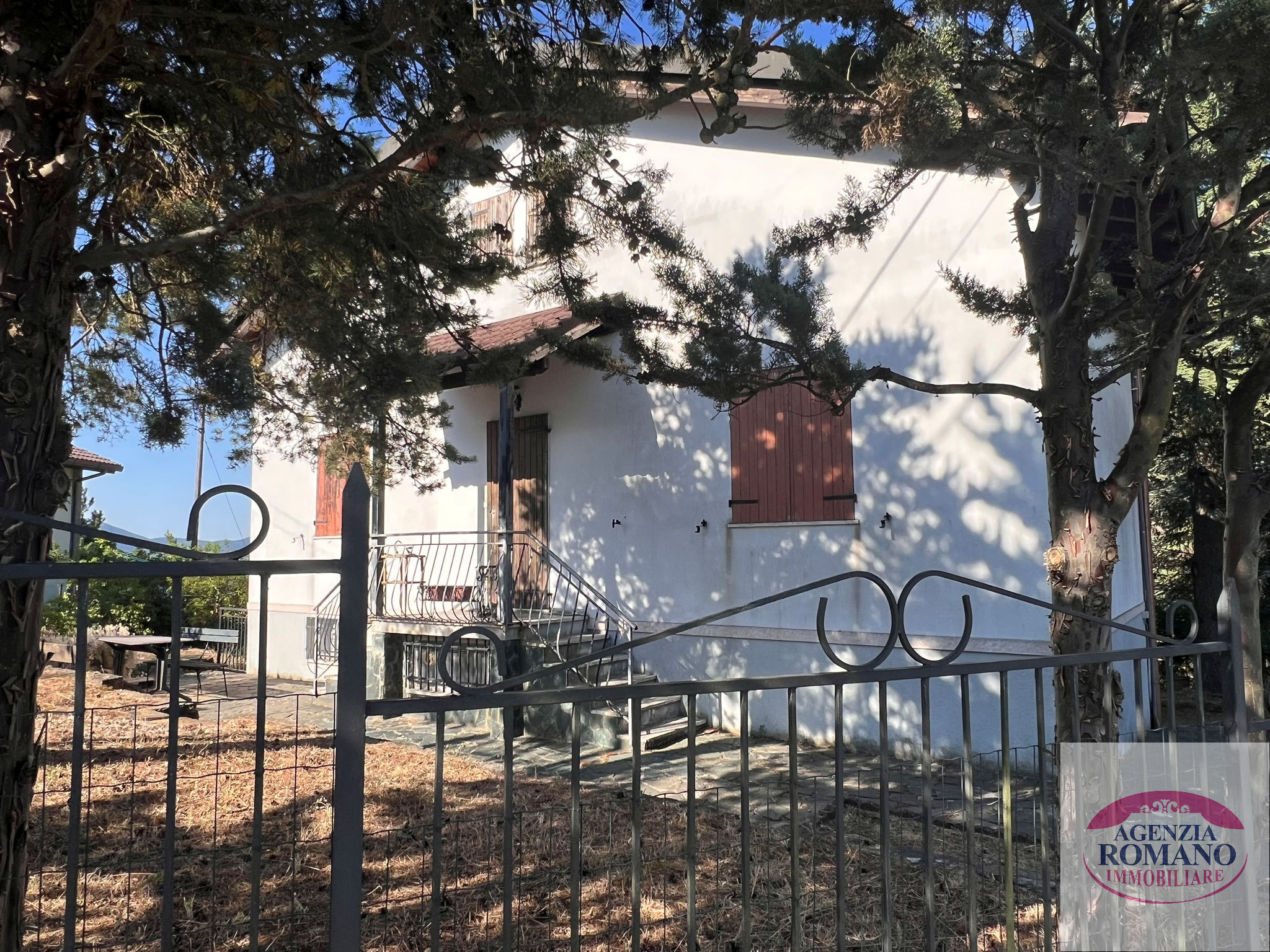 Casa indipendente con giardino in localit� bric barton 186, Ponzone
