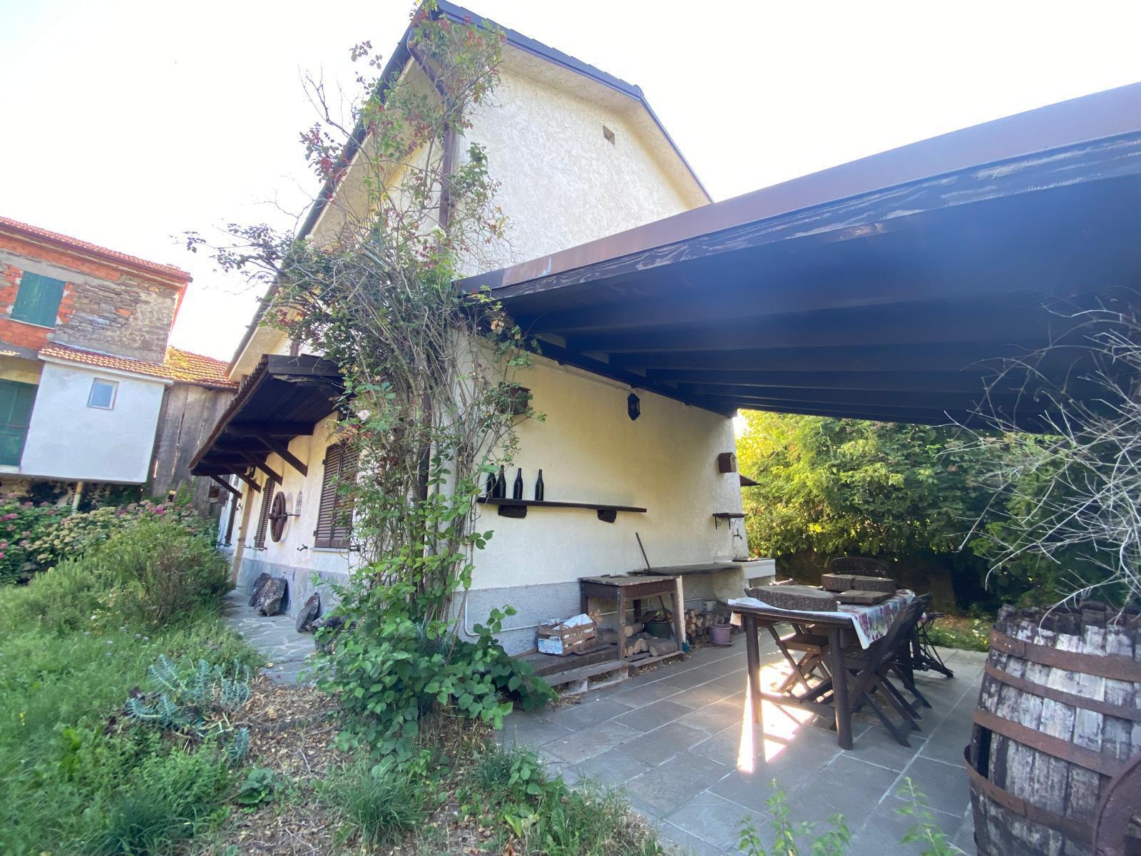 Casa indipendente con giardino in strada comunale 5, Ponzone