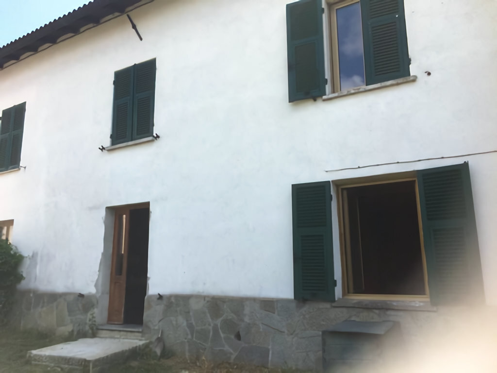 Rustico con giardino in via battaglia 13, Mioglia