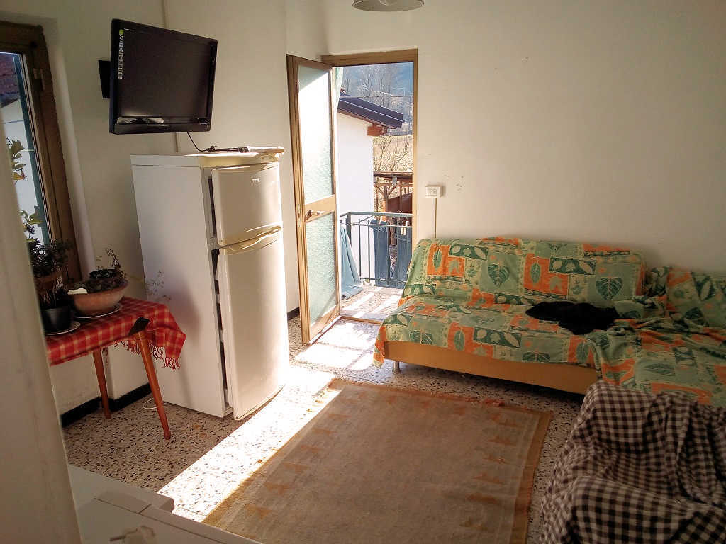 Rustico con giardino in via battaglia 13, Mioglia