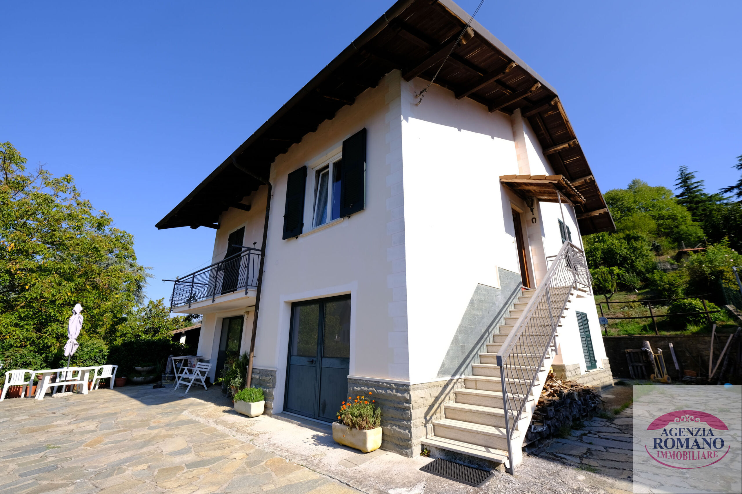 Casa indipendente con giardino in via demetrio dabove 24, Sassello