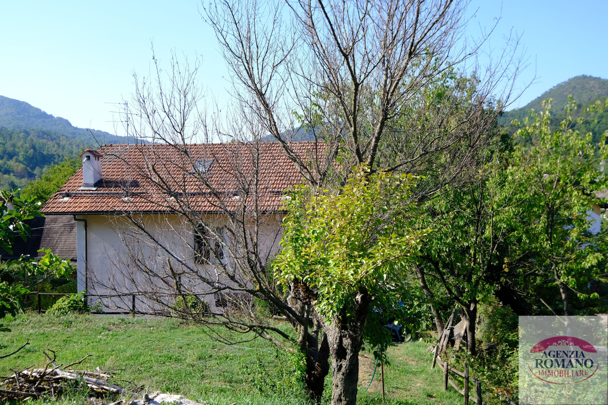 Casa indipendente con giardino in via demetrio dabove 24, Sassello