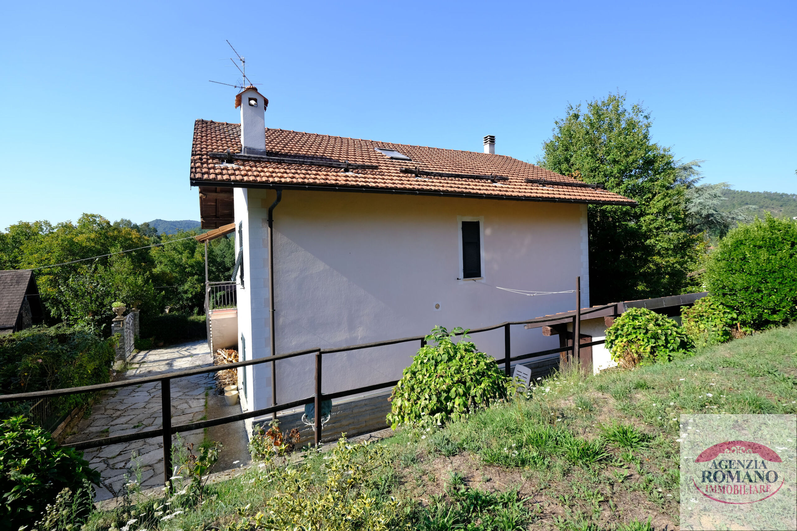 Casa indipendente con giardino in via demetrio dabove 24, Sassello