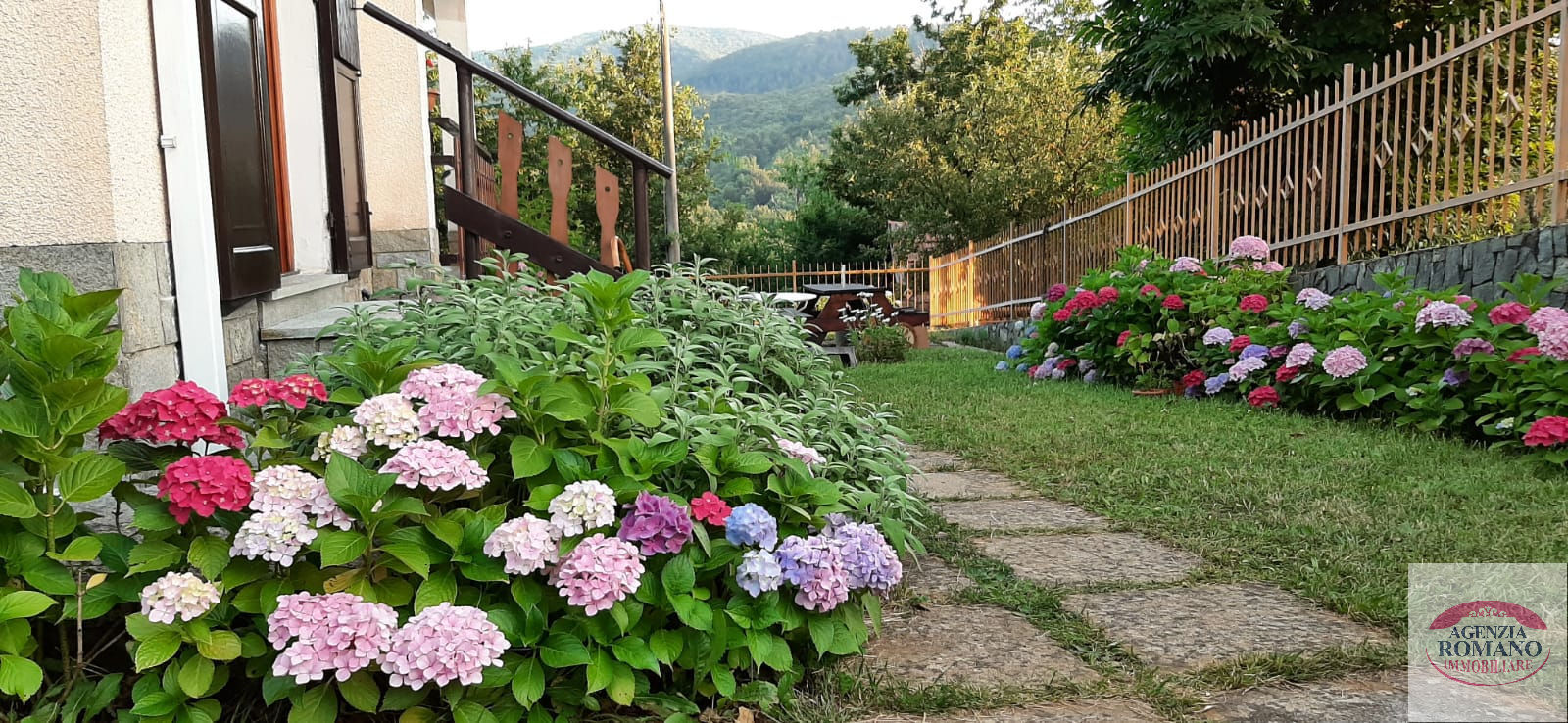 Casa indipendente con giardino in localit� pistoni 34, Sassello