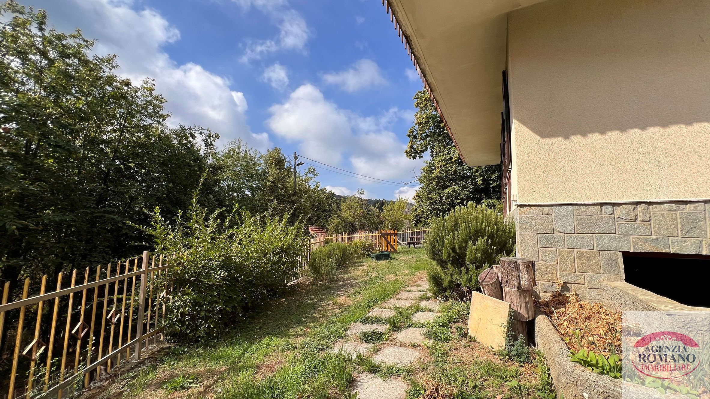 Casa indipendente con giardino in localit� pistoni 34, Sassello