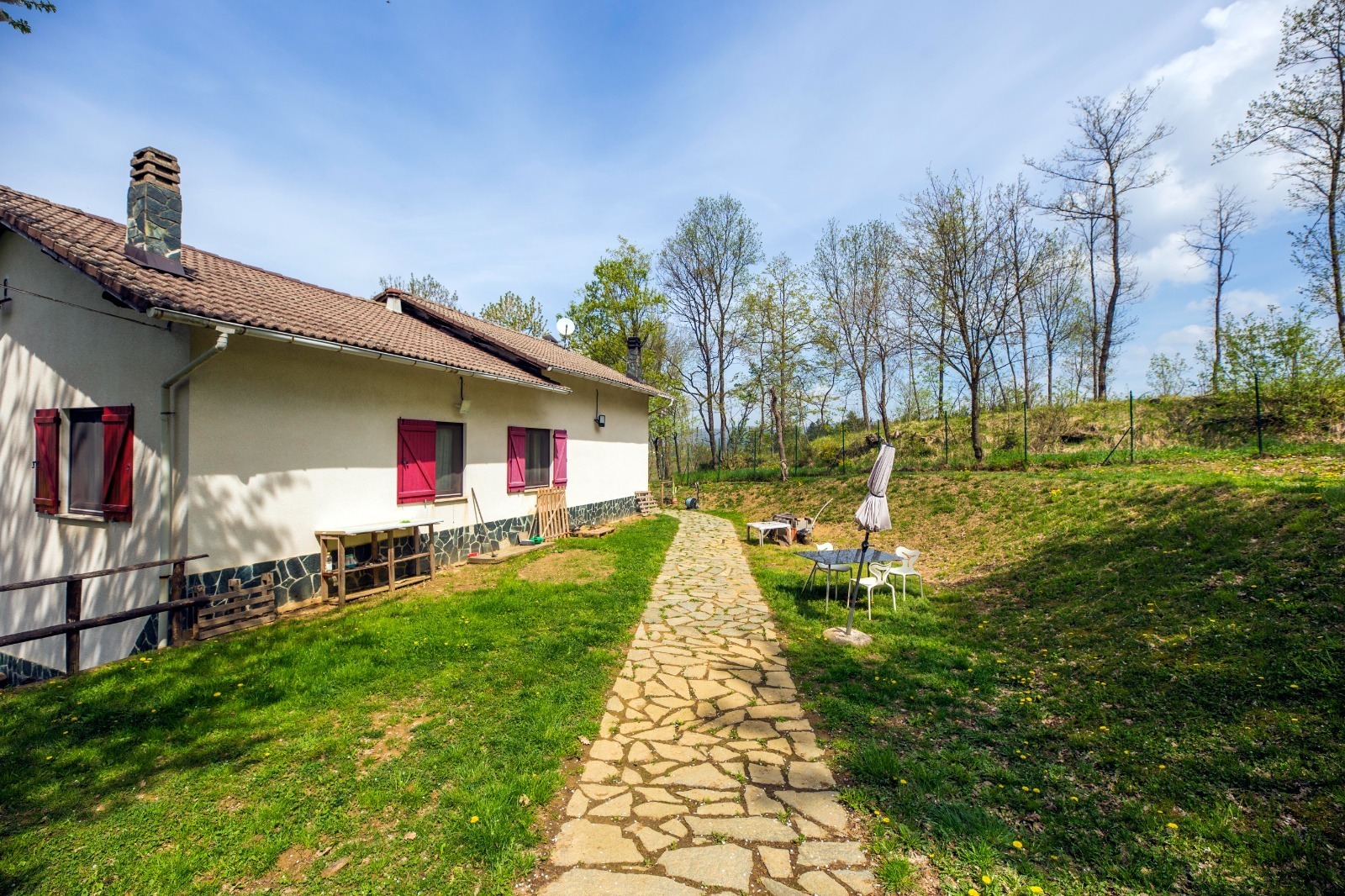Villa con giardino in localit� coletto 45, Sassello