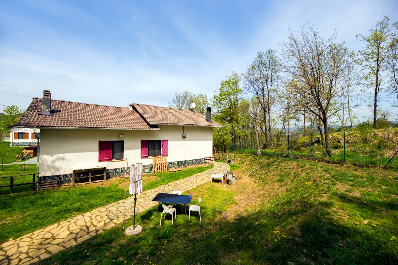 Villa con giardino in localit� coletto 45, Sassello