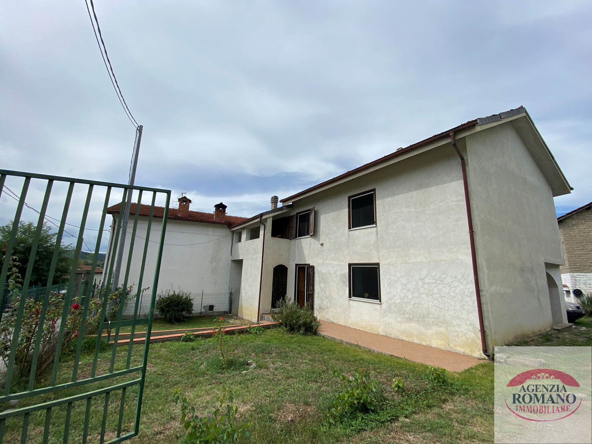 Casa indipendente con giardino in localit� piano 34, Dego