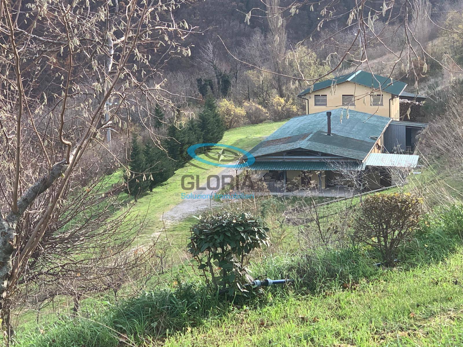 Rustico in vendita a Fabriano