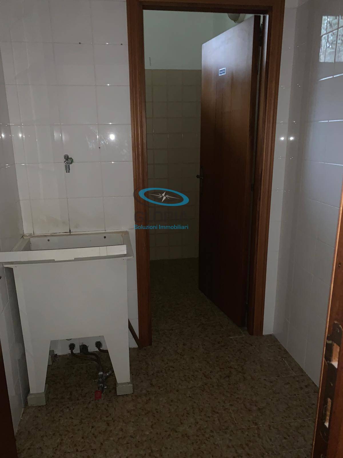 Locale commerciale in vendita a Fabriano