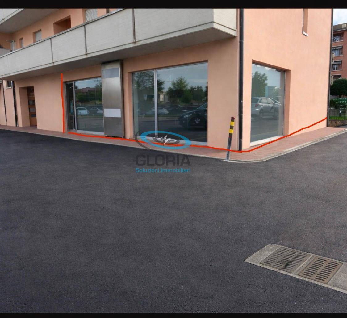 Locale commerciale in affitto a Fabriano