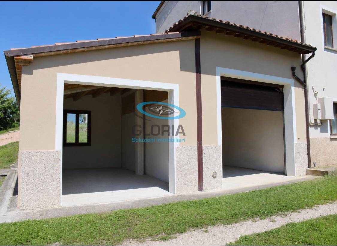 Casa Indipendente in vendita a Fabriano