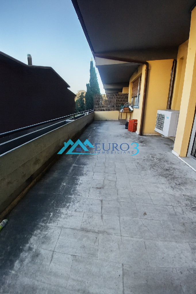 Appartamento con terrazzo, Folignano villa pigna