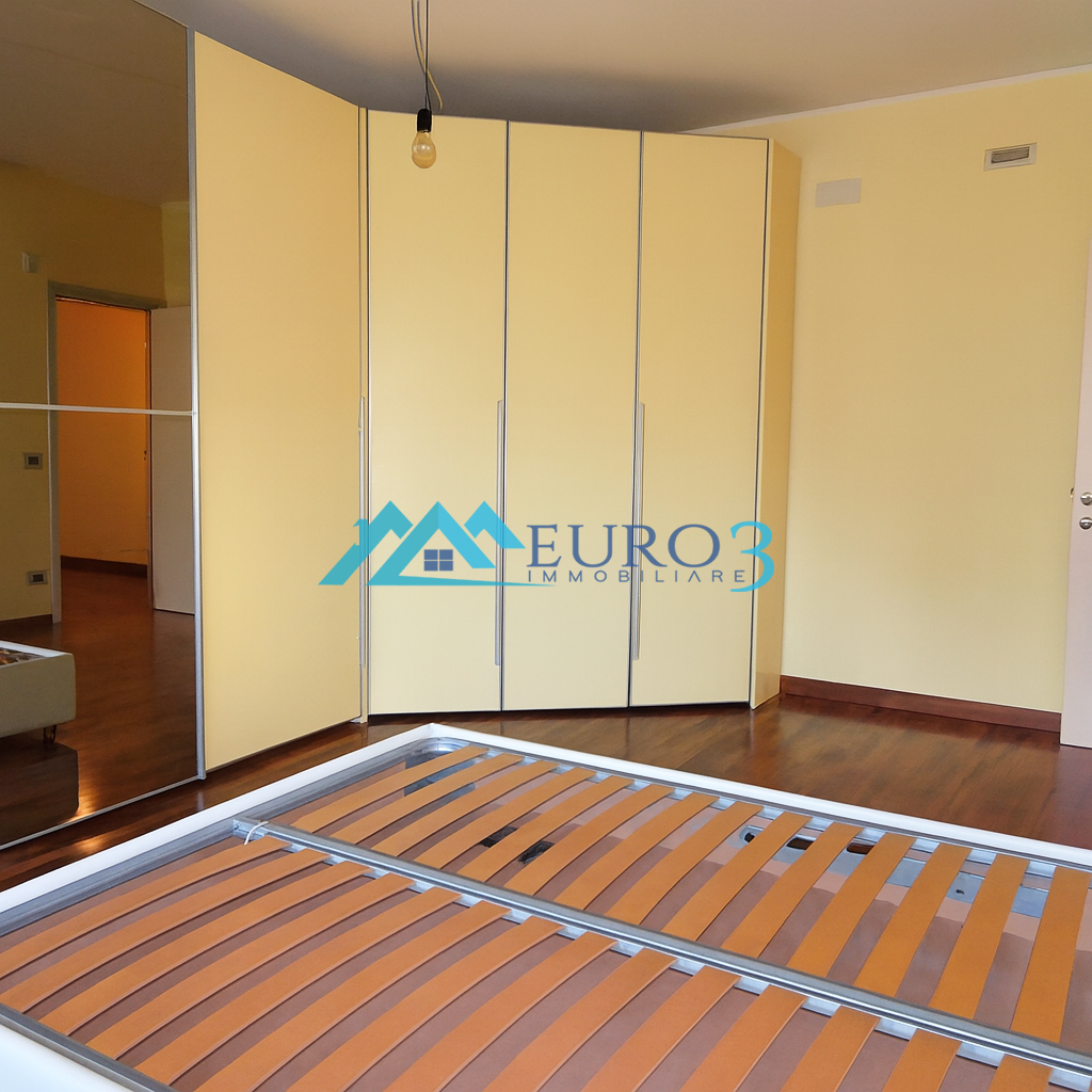 Appartamento con terrazzo, Folignano villa pigna