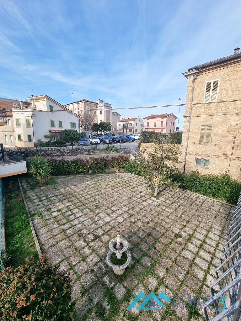 Casa indipendente con giardino a Montefiore dell'Aso