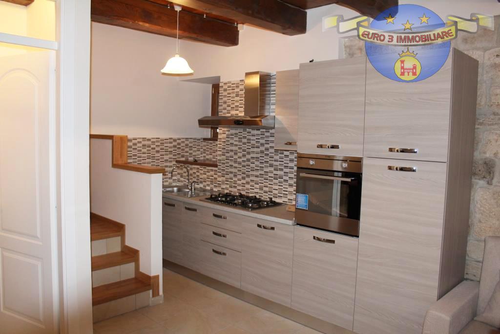 Casa indipendente ristrutturata, Ascoli Piceno centro