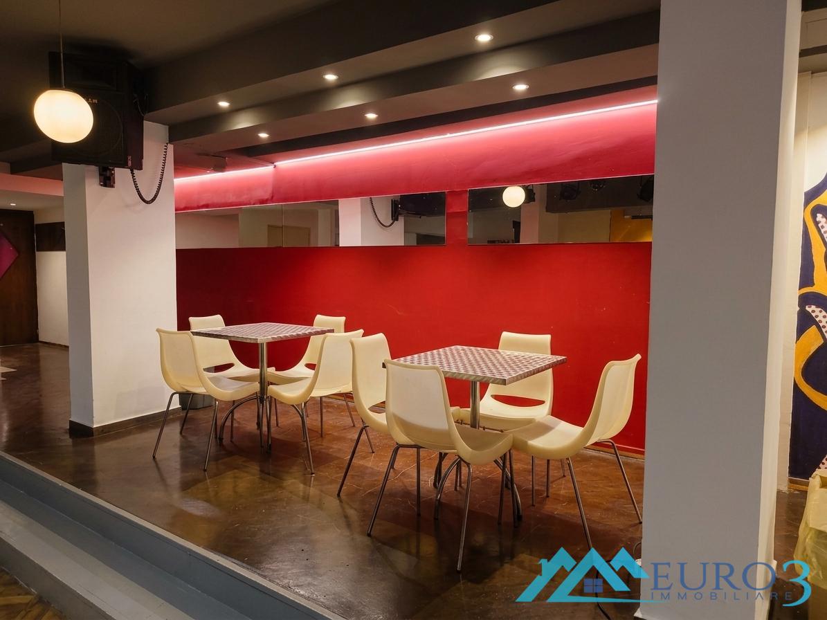 Locale commerciale in vendita, Ascoli Piceno centro