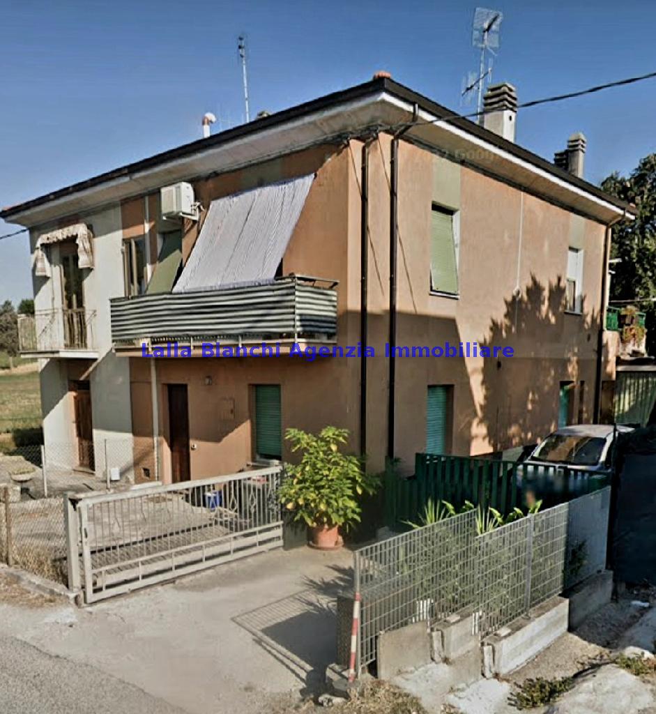 Casa indipendente in vendita in strada del montefeltro 18, Pesaro
