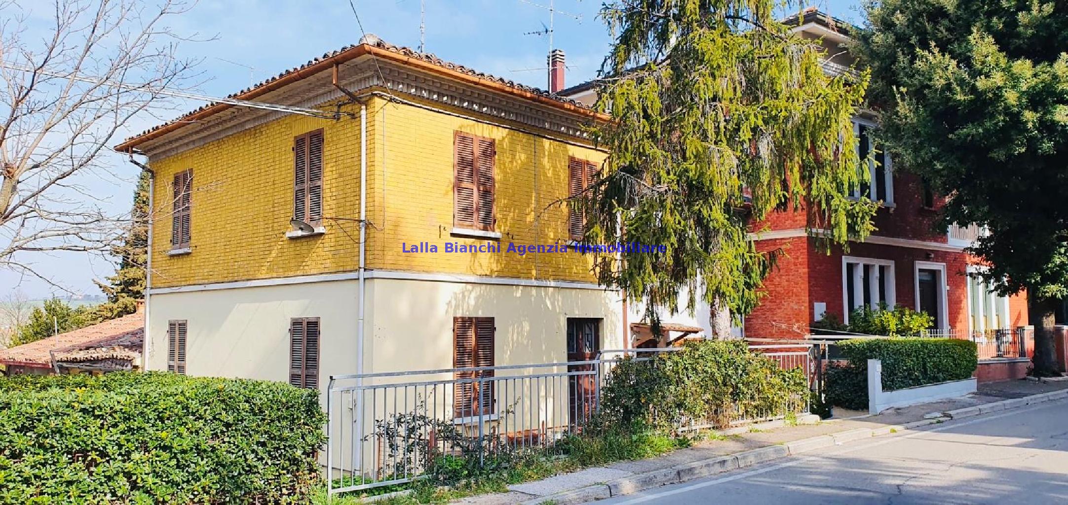 Casa indipendente da ristrutturare in via roma, Pesaro