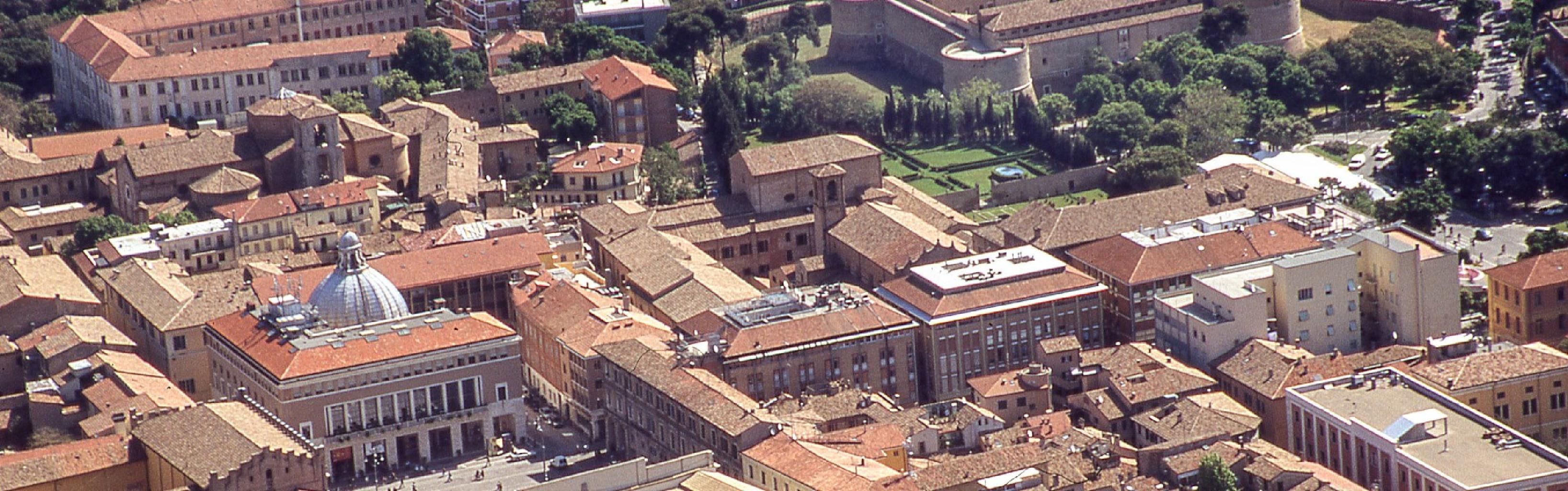 Box/Garage 30mq in vendita in via mazza, Pesaro