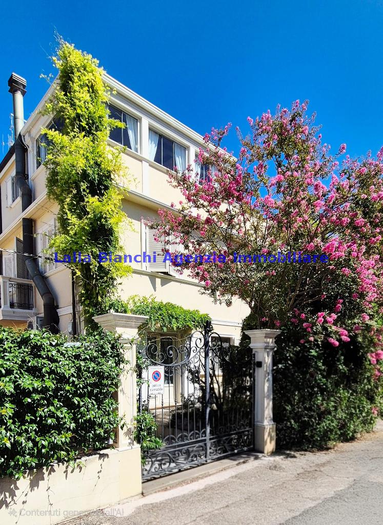 Casa indipendente in vendita in via ciro menotti, Pesaro