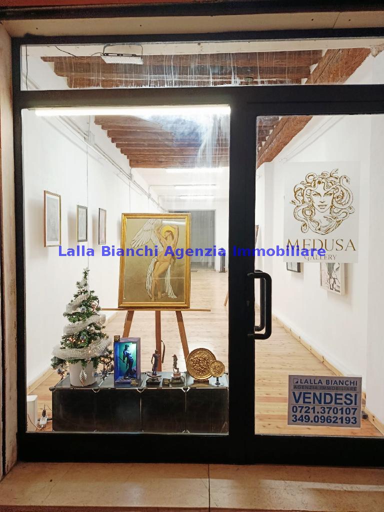 Locale commerciale in vendita, Pesaro centro storico