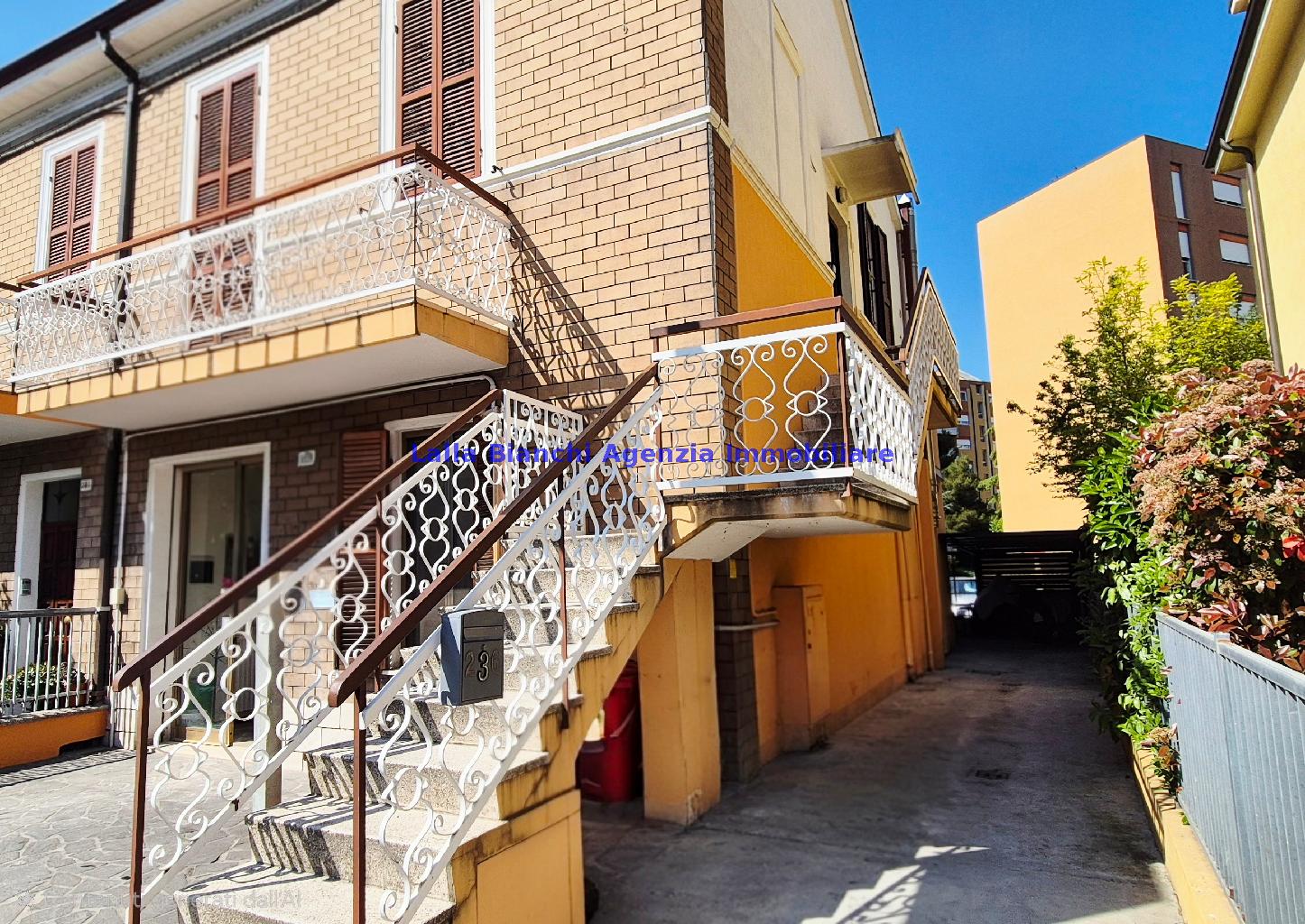 Appartamento con terrazzo in via marco minghetti, Pesaro