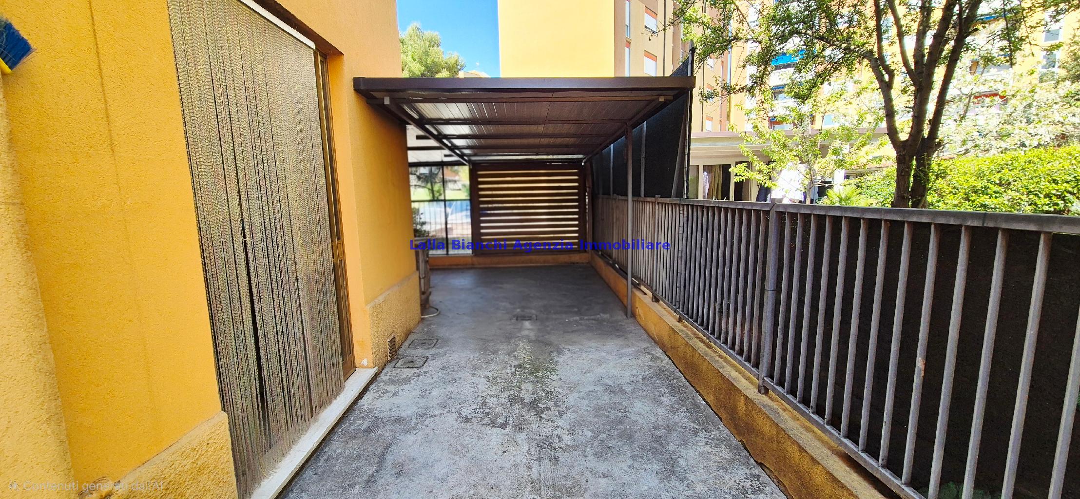 Appartamento con terrazzo in via marco minghetti, Pesaro