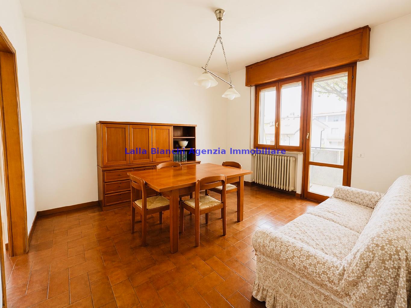 Villa con giardino in via tombesi, Pesaro