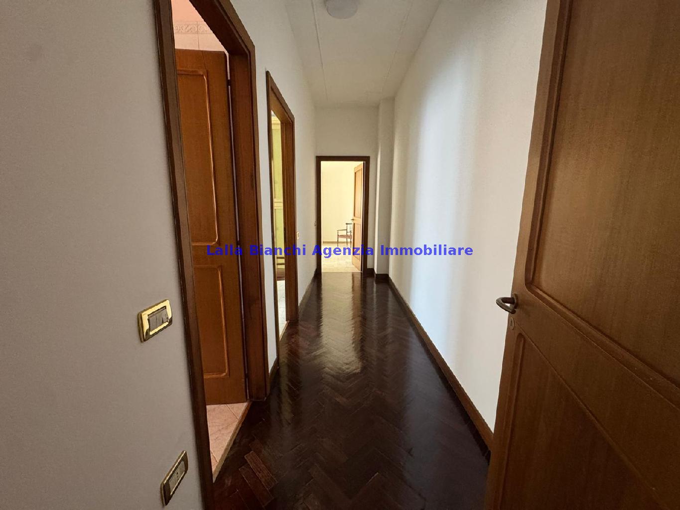 Appartamento arredato in affitto in via commandino 4, Pesaro