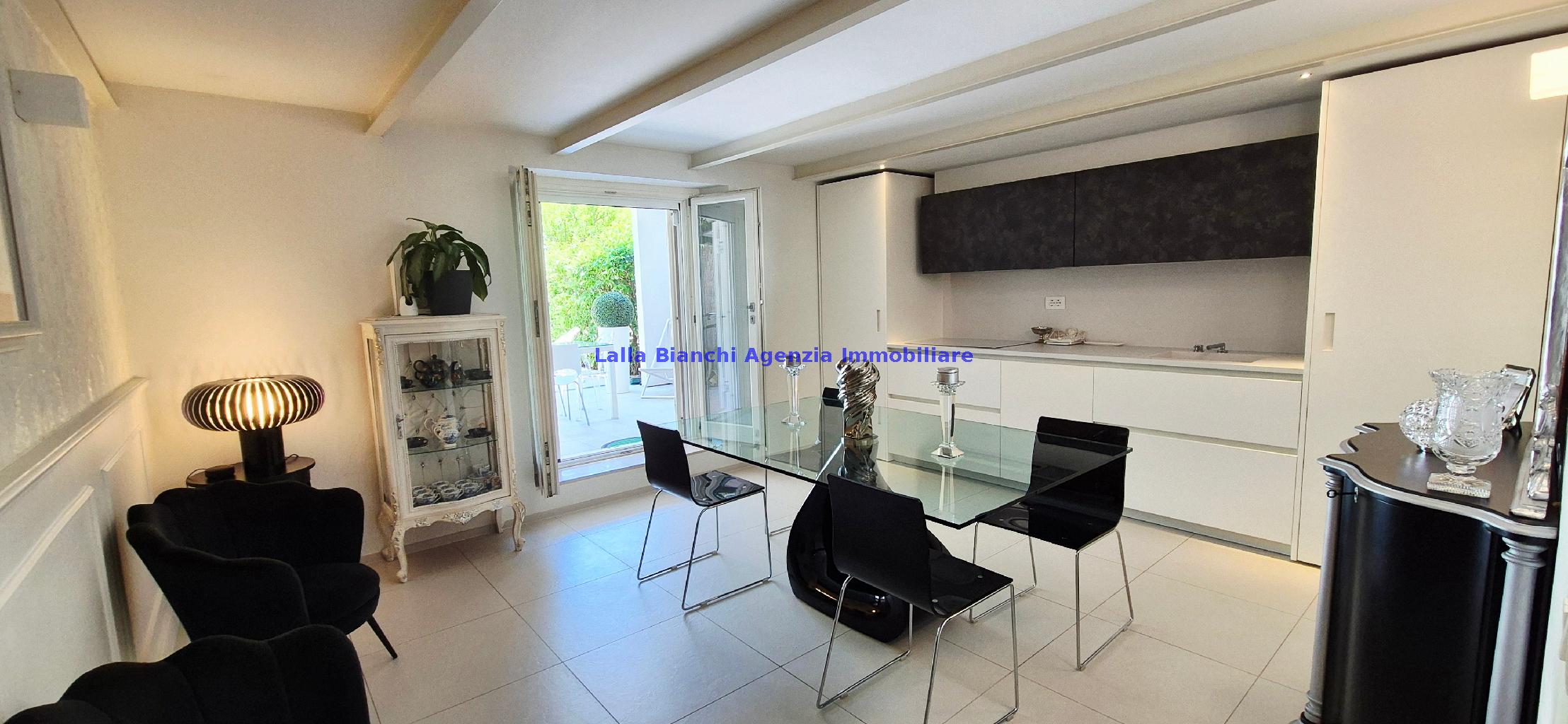 Casa indipendente in vendita in piazzale giosu� carducci, Pesaro