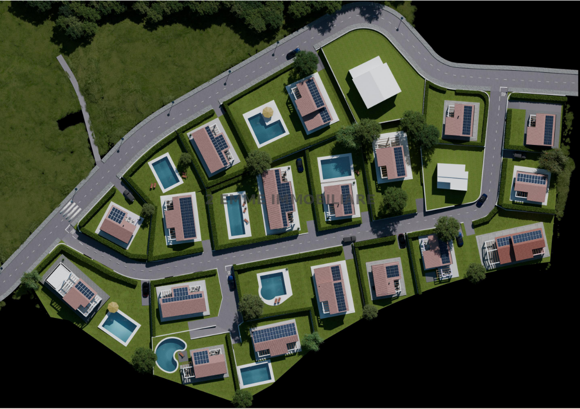 Villa con giardino in via palazzolo, Folignano