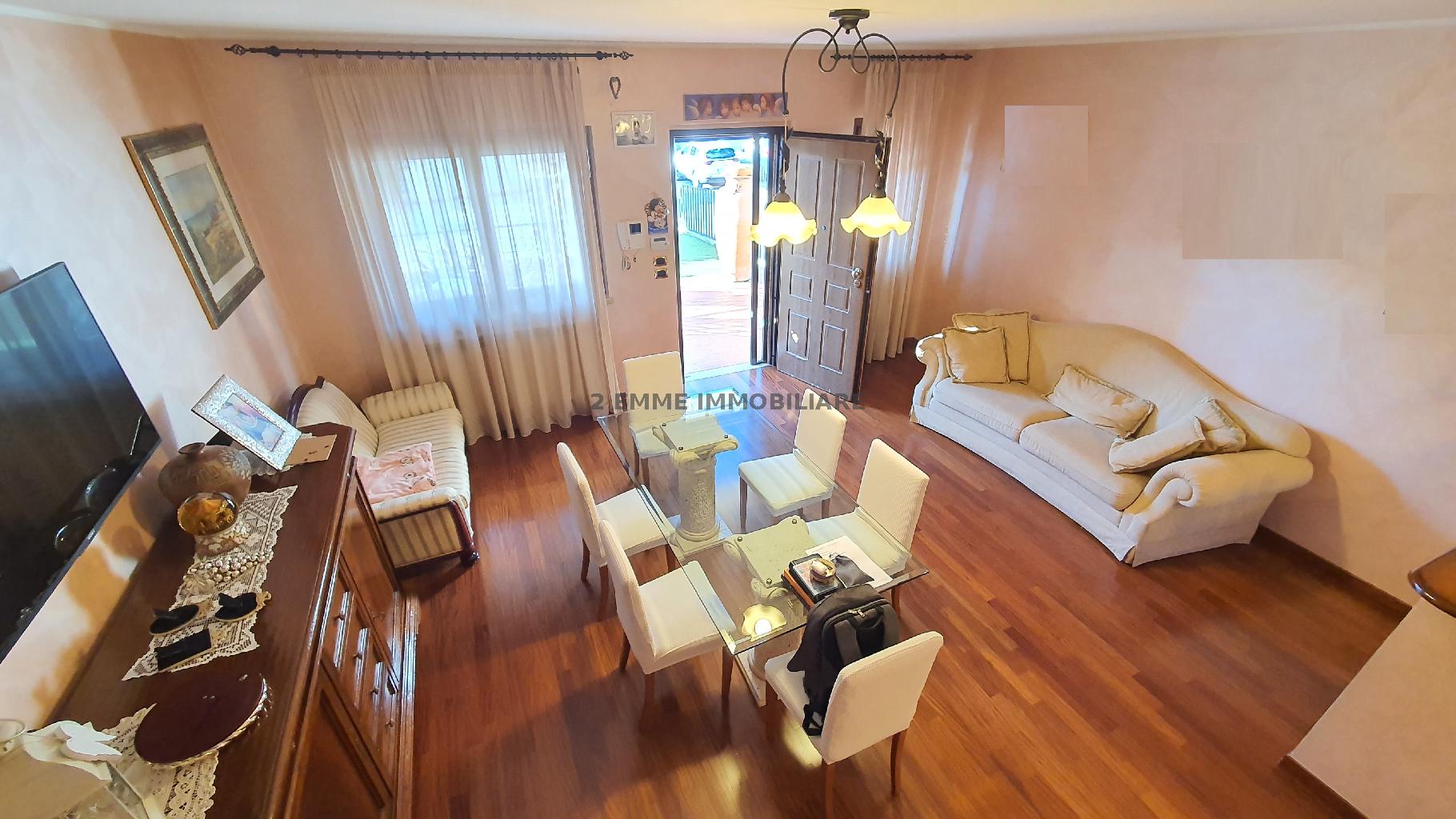 Villa con giardino in via delle begonie, Ascoli Piceno