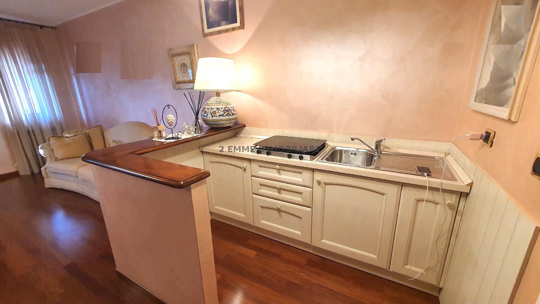 Villa con giardino in via delle begonie, Ascoli Piceno