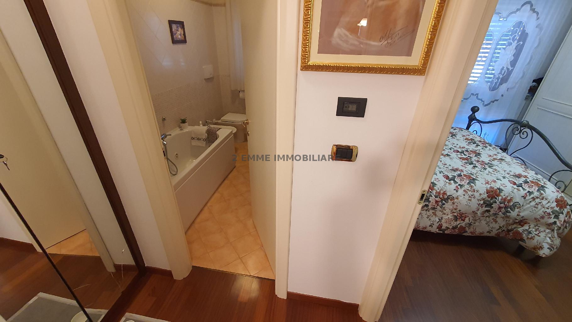 Villa con giardino in via delle begonie, Ascoli Piceno