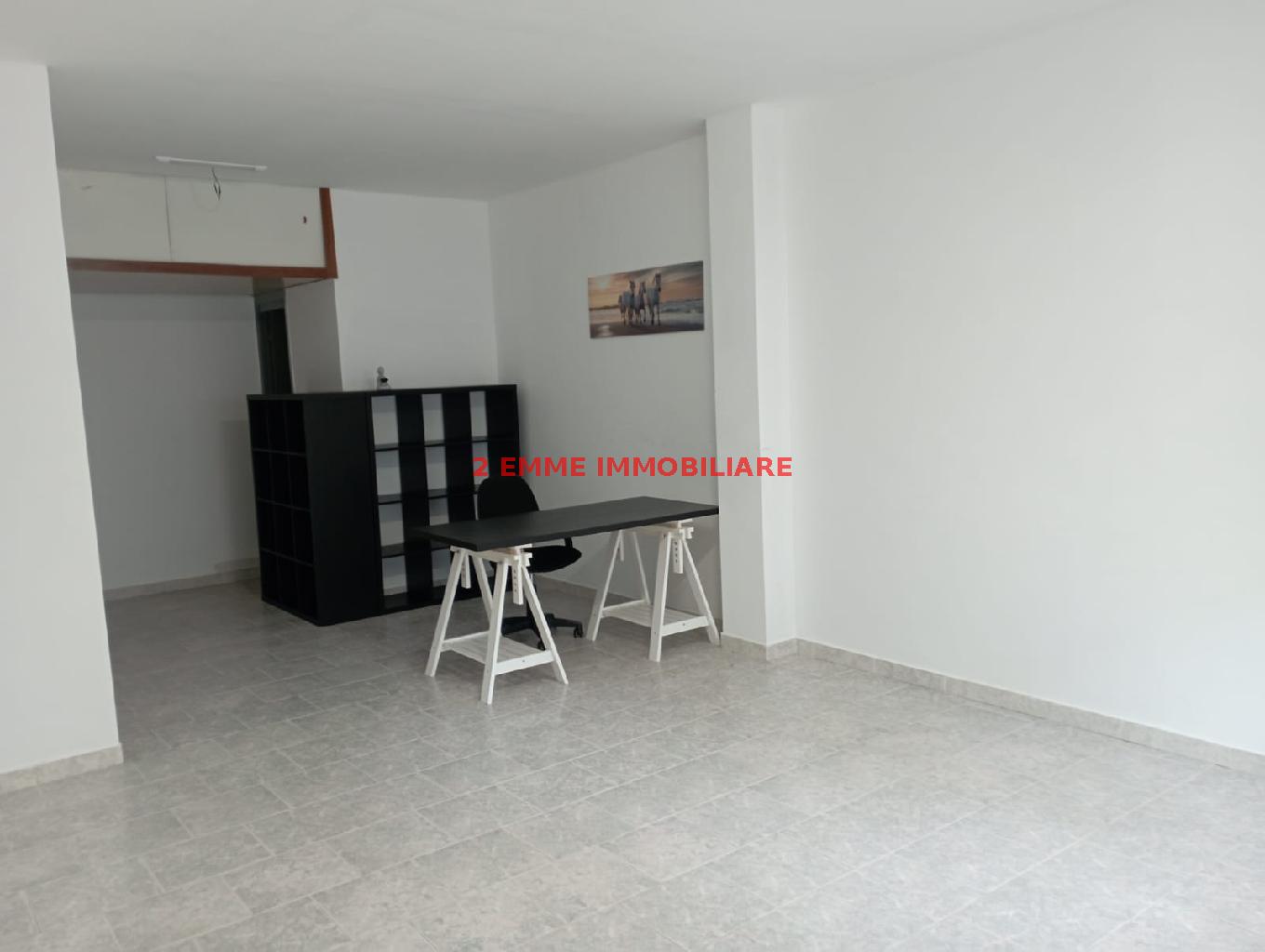 Magazzino in affitto in via perugia, Ascoli Piceno