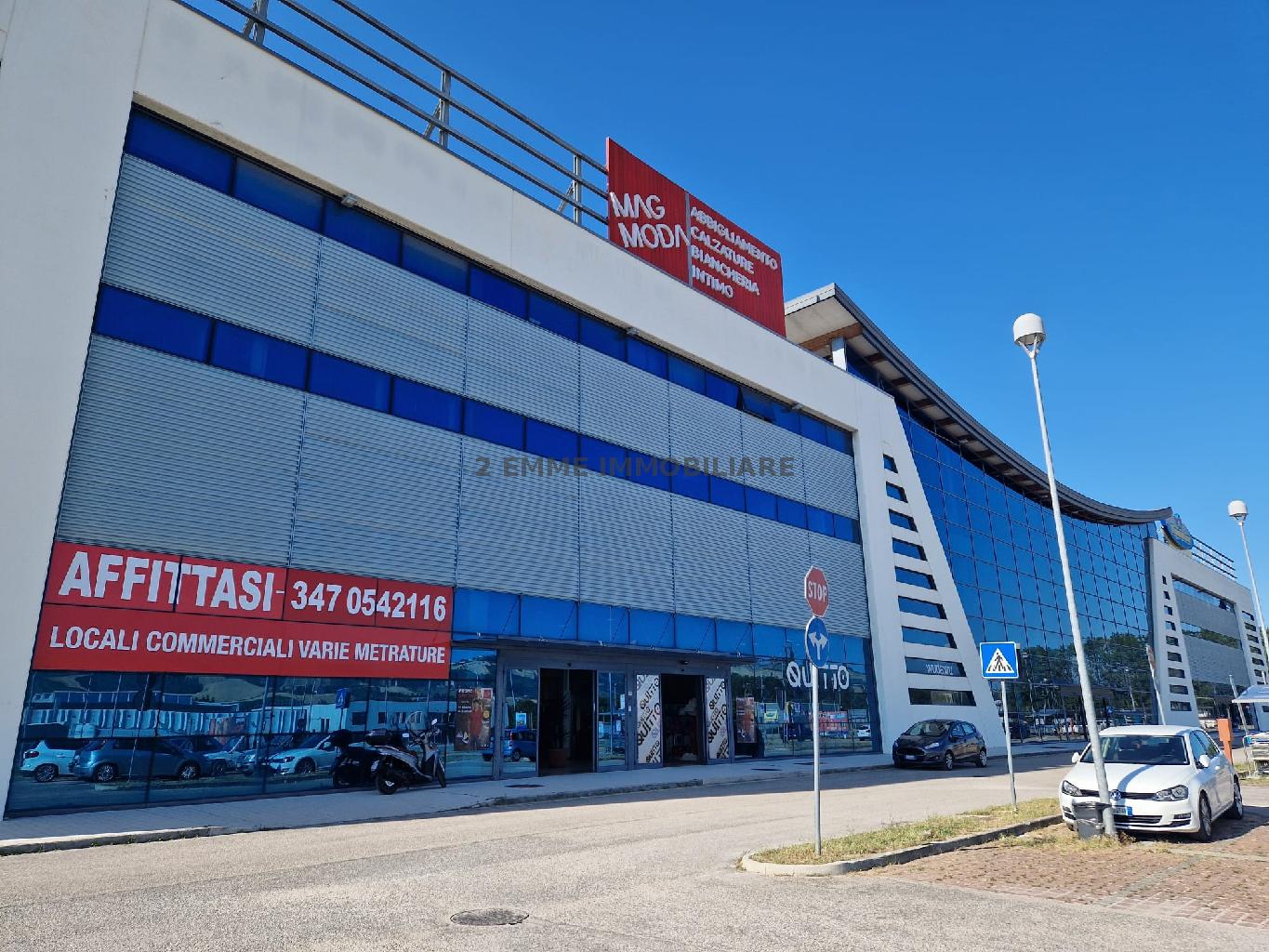 Locale commerciale in vendita in viale dei mutilati e invalidi del lavoro 121, Castel di Lama