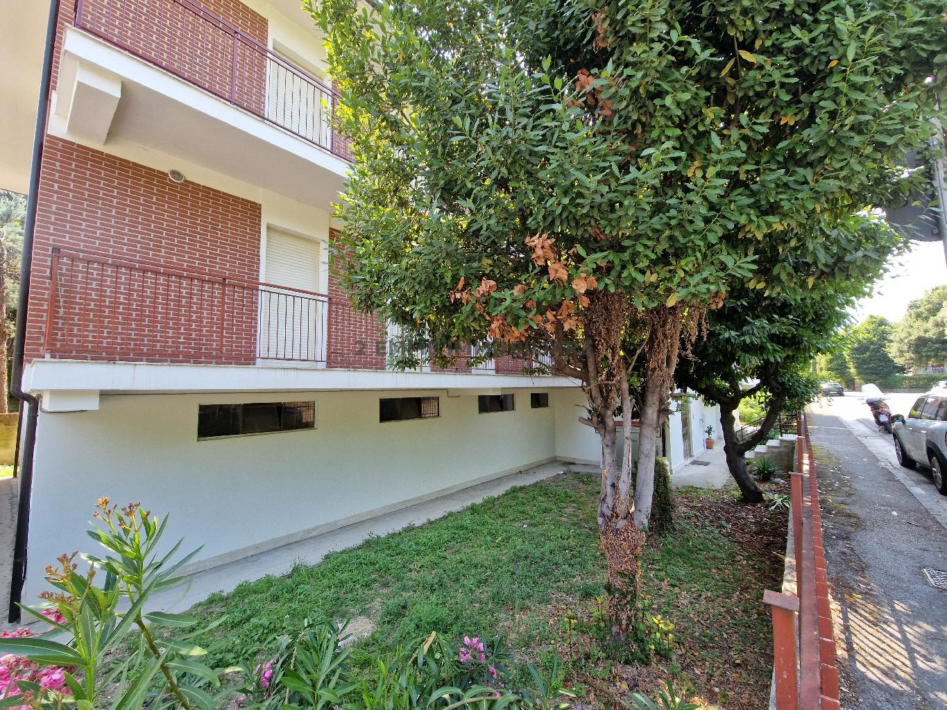 Appartamento con box doppio in via fratelli volponi 2, Ascoli Piceno