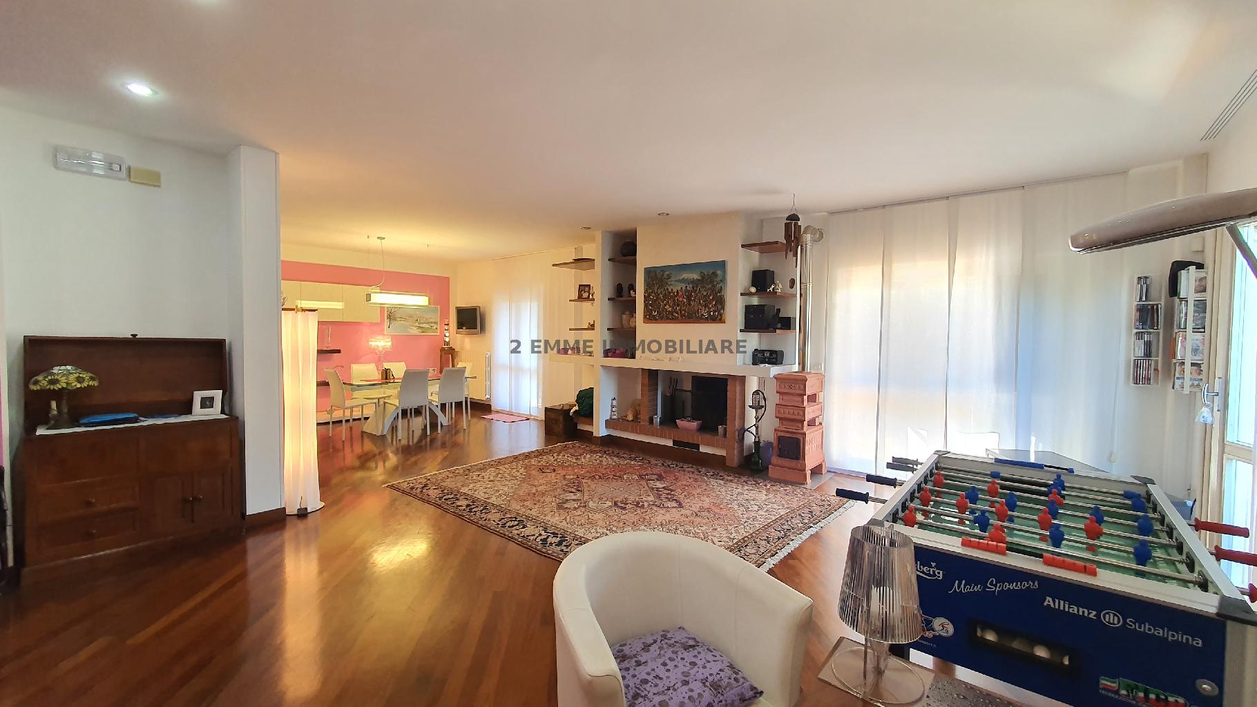 Villa con giardino, Folignano case di coccia