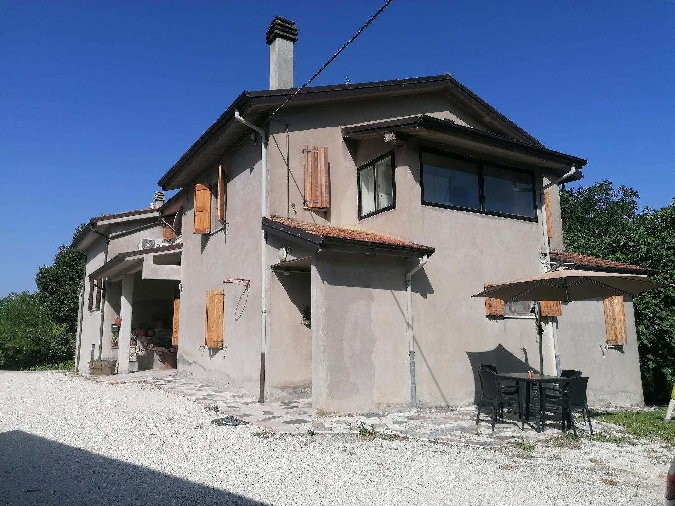 Casa indipendente in vendita a Urbino
