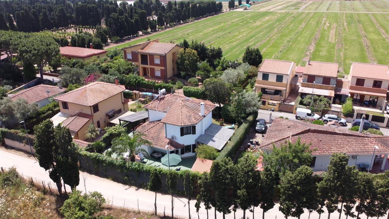 Casa indipendente trasformabile in due o pi appartamenti